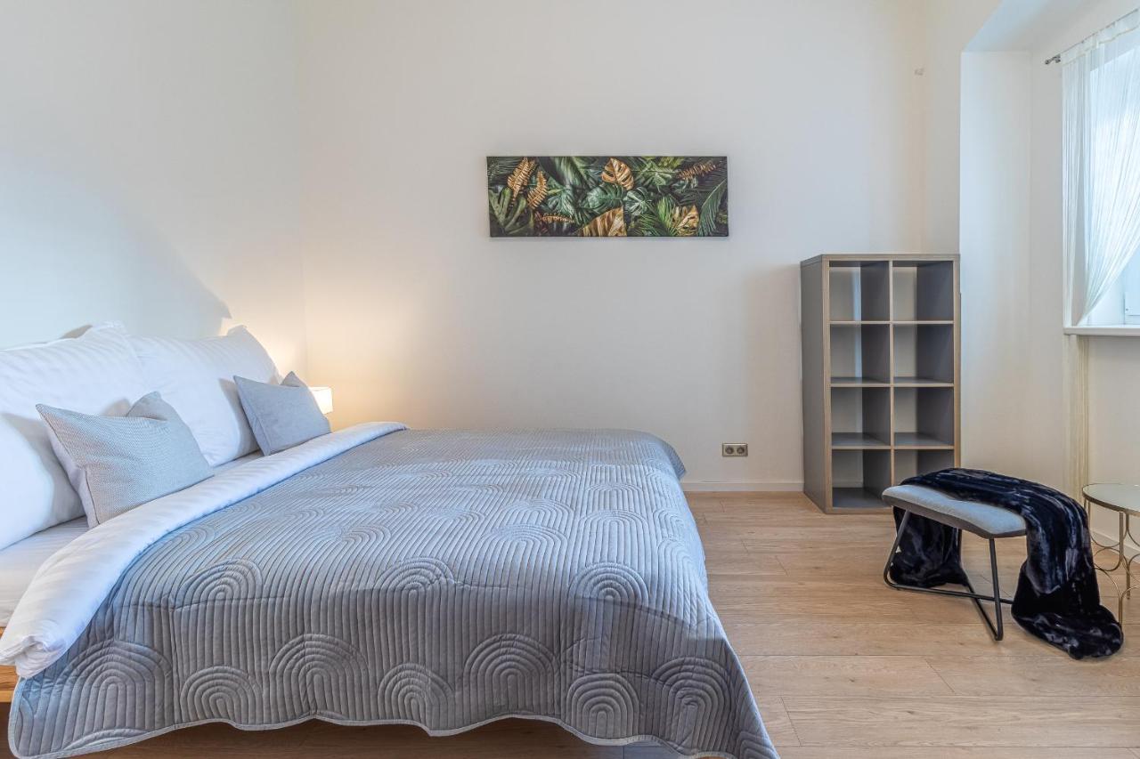 Apartamento Stylish Luxury Flat In Old Town Bratislava Exterior foto